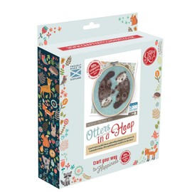 The Crafty Kit Company Otters in a Hoop Needle Felting Craft Kit for Beginners Including Corriedale Wool, Needles and Instructions