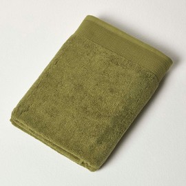 Homescapes Premium Bath Towel, Olive Green, Hand Towel 70 x 130 cm, 100% Egyptian Cotton, Fluffy Terry Towel, 700 g/m²