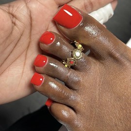 24Pcs Red Press on Toenails Short Square, French Tip False Toenails, Solid Color Spring Summer Glossy Acrylic Fake Toe Nails, Reusable Full Cover Stick on Toe Nails for Women Girls DIY Manicure