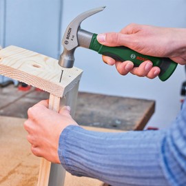 Bosch Klauenhammer 225g/8oz (Kompakte Stubby Ausführung; Harte Schlagfläche; Robuster Kohlenstoffstahl; V-förmige Klaue; Komfortabler Softgrip-Handgriff mit Glasfaserkern für geringe Vibration)