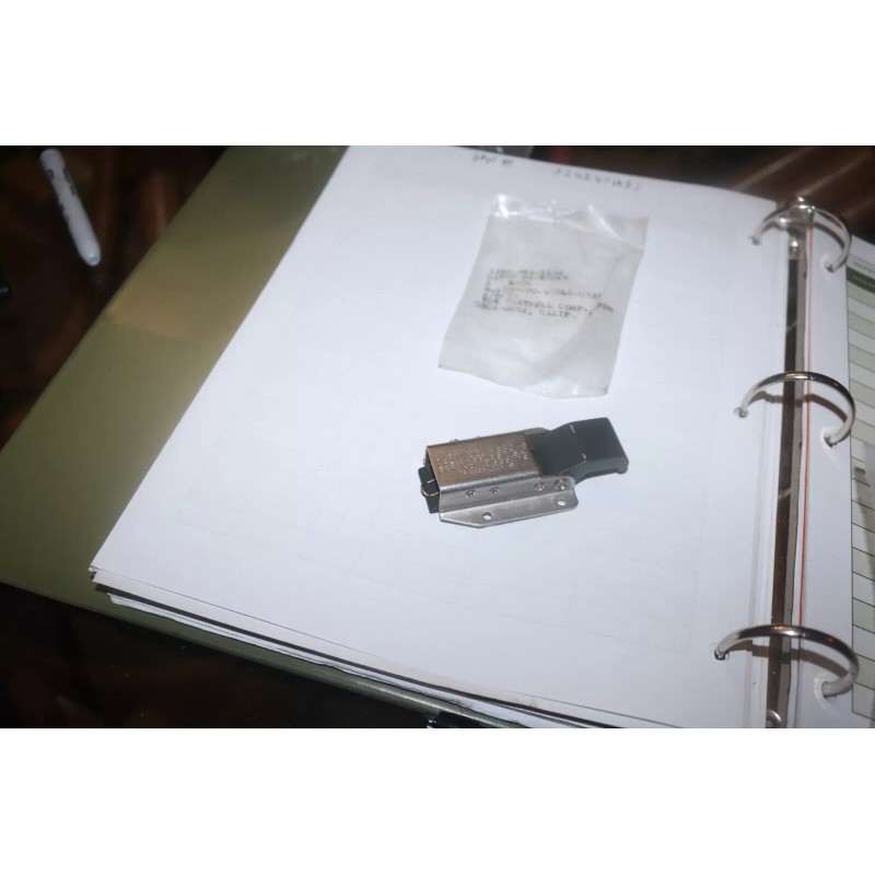 Hartwell NOS racecar aircraft Hartwell trigger latch P/N H860-9 5340-00-763-9392
