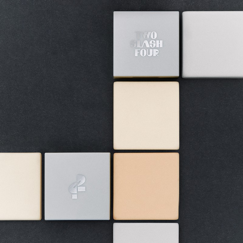 TWOSLASHFOUR TWO SLASH FOUR Erasing Face Cube 2.6g - TWO