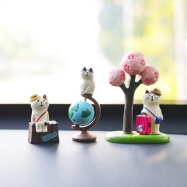 Mini Cat Figurines, Miniature Travel Cat Trinkets Set of 4 for Car Dashboard Decor, Funny Gifts for Cat Lovers,Perfect Dashboard Ornaments, Cute Home Office Desk Decor, Gifts for Mom Grandma