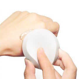 4Pcs White Large Makeup Blender Round Foundation Sponges Dry and Wet Dual-Use Make-up Sponge Round Cosmetic Sponges Makeup Puff Sponge(3.54 Inch)
