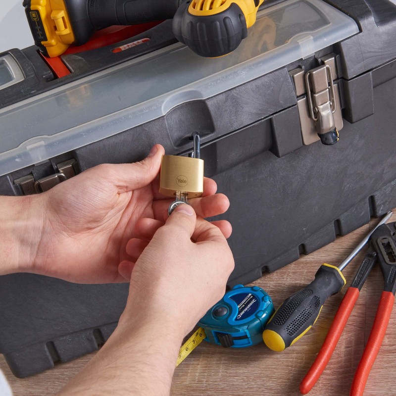 Yale Y110B/30/115/1/B Brass Padlock, 30 mm, 1 Box, 30mm