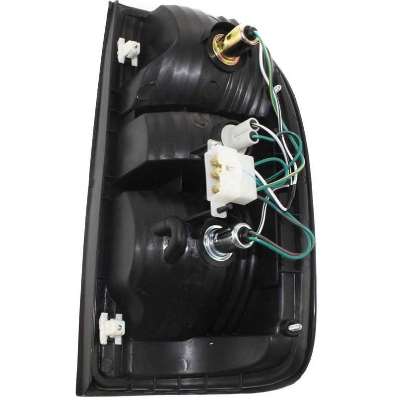 For Toyota Tacoma Tail Light 2001 02 03 2004 Driver