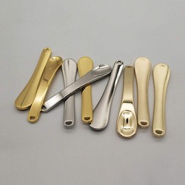 4 Pcs Mini Metal Makeup Spoon Cosmetic Spatula Cosmetic Facial Mask Cream Spoon Beauty Scoop for Mixing and Sampling, Gold and Silver