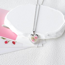 THSOGO Heart Locket Necklace That Holds Pictures Pressed Flower Photo Locket Pendant Necklace for Girl Women Mother Friend Sister（Sliver-Forget Me Not Pink）