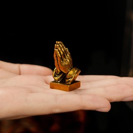 CHOVY 100% Solid Brass Praying Hands Sculpture, Handcrafted Faith-Inspired Prayer Figurine, Vintage Retro Desk, Spiritual Home Accent for Shelf & Office, Christian Gift for Believers & Collectors