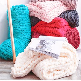 Super Bulky Chunky Chenille Yarn Beige 4lb for Arm Knitting, 8 Pack Luxury Soft Big Fat Jumbo Thick Polyester Weaving Crochet Craft Knitting Yarns 64oz for Throw Blanket Pillows