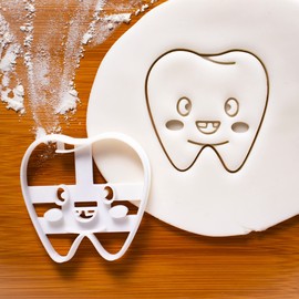 Cute Tooth Cookie Cutter, 1 Piece - Bakerlogy