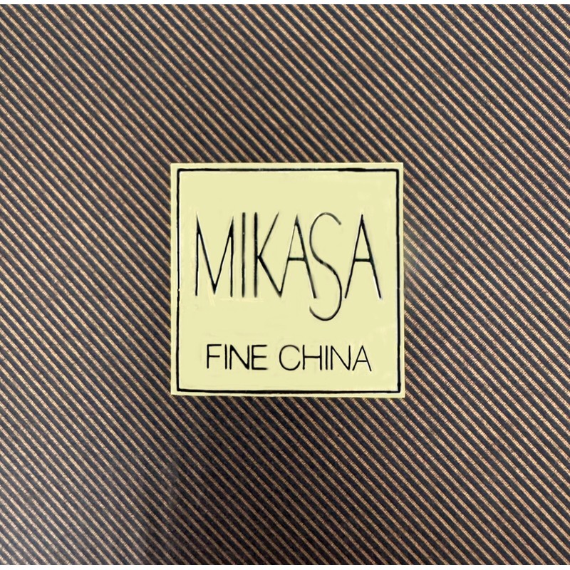 Mikasa ANTIQUE LACE 5 Piece Place Setting L-5531 Brand NEW