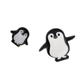 Cute Penguin Lapel Shawl Brooch Pin Enamel Animal Cartoon Pins Backpacks Badge Jackets Hats Dress Sweater Anti-light Brooches Pins Fashion Jewelry Gifts for Women Girls Accessories daughter