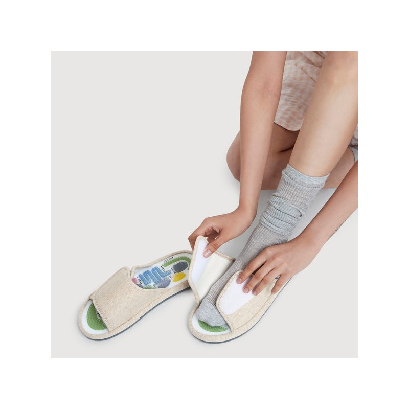 JAJU [JAJU] Acupressure Slippers with Illustrations_250-270_Beige