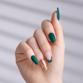 KISS imPRESS Holiday Press On Nails, ‘The Gift’, Green, Medium Coffin, Improved Super Hold Adhesive, 30 Fake Nails, Prep Pad, Mini Nail File, & Manicure Stick