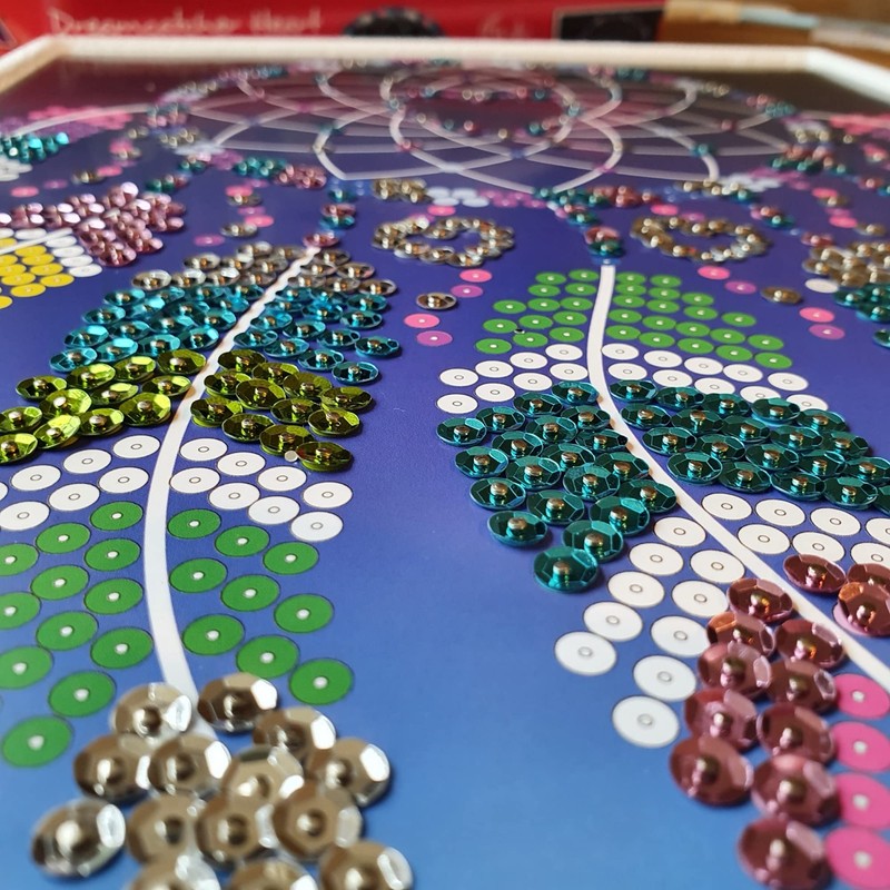 Sequin Art Red Dreamcatcher Heart Arts and Crafts Kits, Multicolor,