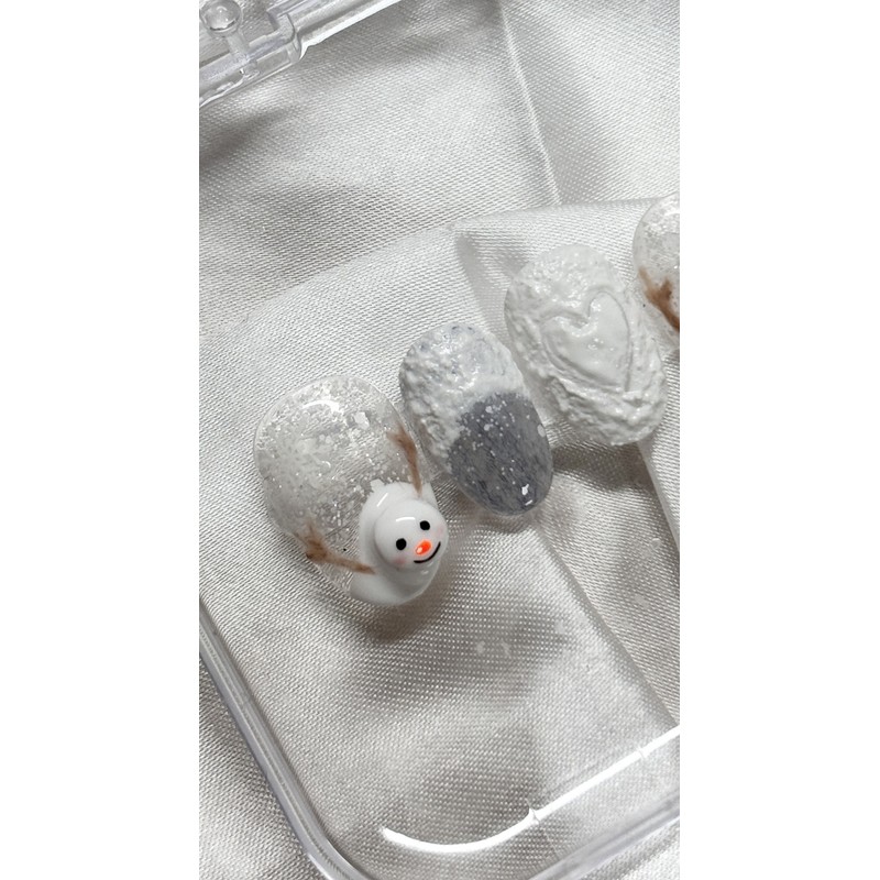 White Snowman Nail Tips - Stiletto / 하얀 눈사람 네일팁