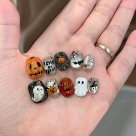 Halloween Press on Nails Short Square Nails Press on Black False Nails with Cute Ghost Pumpkin Designs Glossy Glitter Fake Nails Reusable Holiday Fall Winter Glue on Nail for Women Manicure 24Pcs