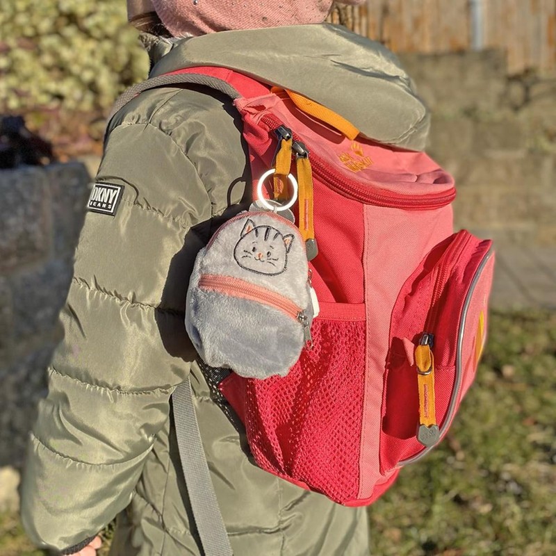 Kögler Friends2Go 75784 Plush Cat May in Plush Backpack, Approx.