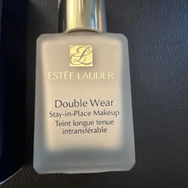 Estée Lauder Estee Lauder Double Wear Stay-in-Place Makeup Foundation - 1N1 Ivory Nude New