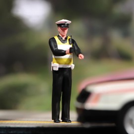 SOUFORCE 1/87 Scale Scene Props Figure Traffic Police Man Tiny People Action Figure Model