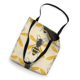 Yellow Jacket Minimalist Animal Wildlife Pattern Tote Bag