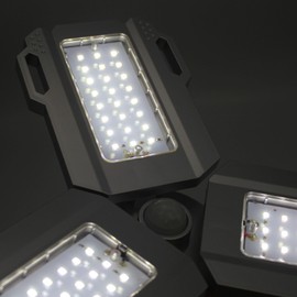 FISHTEC Detect Light Freestanding 72 LED Motion Sensor & Darkness Spot Light 500lm 90° Swivel Panels