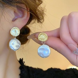 Irregular Pearl Earrings 18K Gold Baroque Pearl Stud Earrings Vintage Pearl Dangle Earrings Trendy Pearl Jewelry for Women (Dangle-01)
