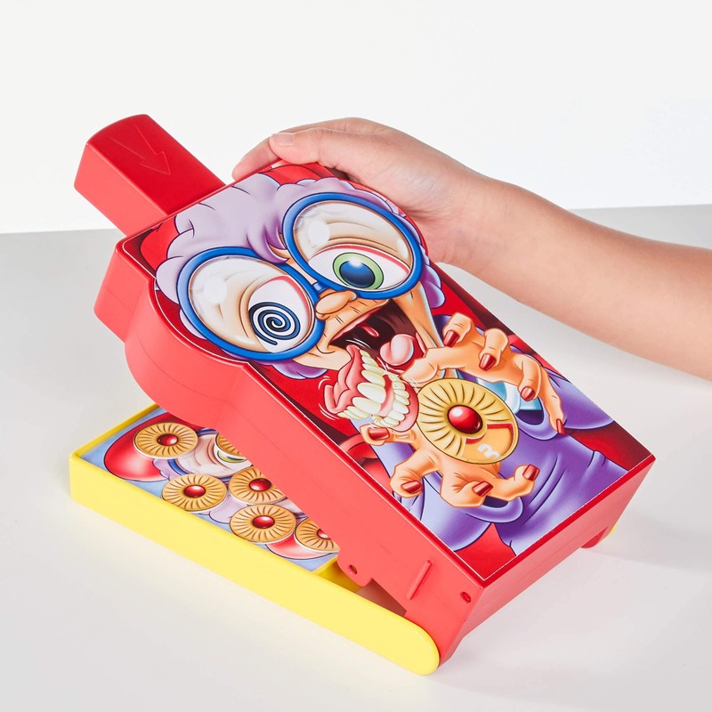 TOMY Games T73114 Greedy Granny – in a Spin