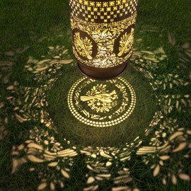 Solar Bird Light Outdoor Waterproof LED Garden Light, Women's Holiday Gift, with Hollow Iron Art, Retro Lawn Landscape Projection Light, Used for Courtyard Decoration (Waxwing Bird)