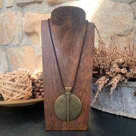 Ethnischer Bronze- Oder Antiksilber-Anhänger für Frauen - Große Medaillon-Halskette und Antelina-Schnur - Auf Jede Höhe Einstellbar - Perfekt zum Verschenken (Bronze)