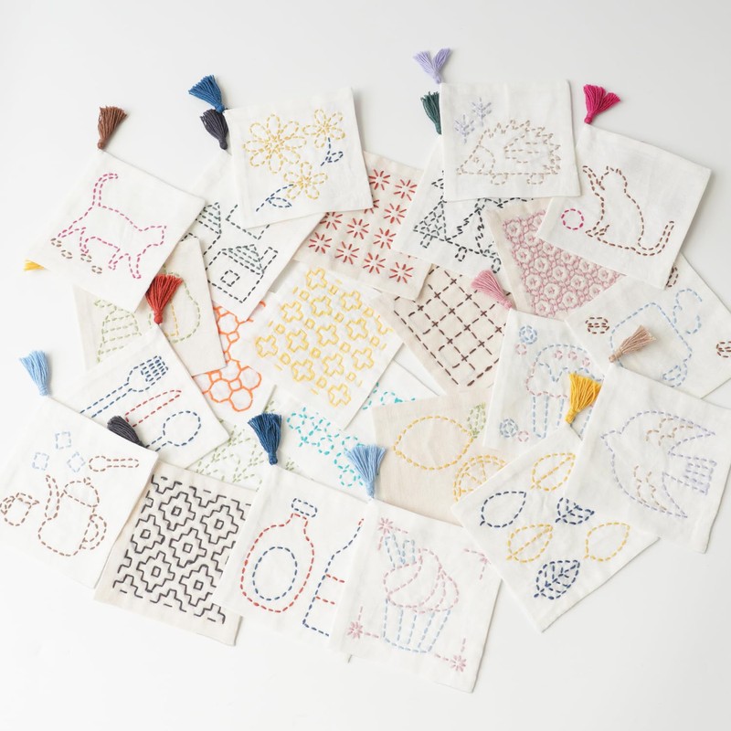 Hara Wool Sashiko Kit, Sashiko Set, 2. Lattice, Small Flowers