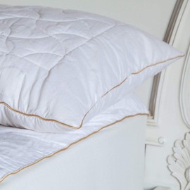 The Wool Company Quilted Wool Pillow Protector - All Natural Materials- High Thread Count and a Concealed Zip - Oeko-Tex Standard Certified