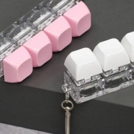 Click key ring pastel keycap connection decoration hand movement sensory play portable mini prop bag mint / 딸깍이 키링 파스텔 키캡 연결 장식 손놀림 감각 놀이 휴대용 미니 소품 가방 민트