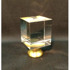 LITE ACCENTS Lamp Finial-Optic Crystal CUBE With Satin Brass Base