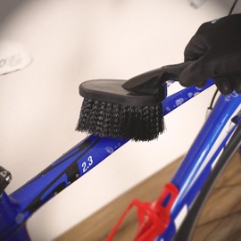 CyclingDeal Bike Cleaning Kit - Bicycle Washing/Cleaning Brushes/Microfiber Cloths/Sponge