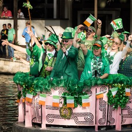 Avont St. Patrick's Day Dog Outfit, Pet Onesies Pajamas Costume Stylish Clothes for Small Medium Large Breeds, Lucky Puppy Holiday Party Decorations, Also Ideal for Post-Surgery Recovery -L