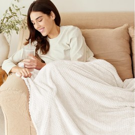 Exclusivo Mezcla Fleece Bed Blanket Twin Size, Super Soft and Warm Blankets for Couch, Sofa and Bed Waffle Textured, Cozy, Fuzzy and Lightweight (Off White, 90x66 Inches)