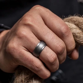 ThunderFit - Anillo de silicona para hombre, borde escalonado, alianza de goma, 10 mm de ancho, 2.5 mm de grosor, 10.5 - 11 (20.60mm)