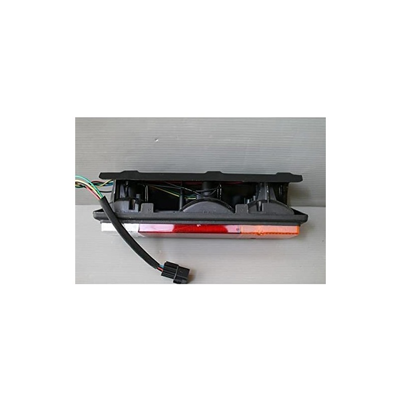 TRISTAR'S [Mitsubishi Fuso Canter] Genuine Type Tail Light Ver.1 Compatible
