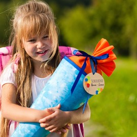 Personalisierte Holzanhänger für Schultüte - Schultütenanhänger für Schulkinder - Namensanhänger Einschulung 2024 - große Motiv Auswahl - Einschulungsgeschenk Mädchen & Jungs