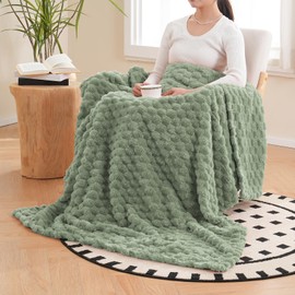 Vessia Flannel Fleece Throw Blanket, 3D Jacquard Sage Green Fuzzy and Warm Blanket for Couch, Sofa, Bed, 300GSM Super Soft Touch Cozy Home Decor for All Seasons (50x70 inches)