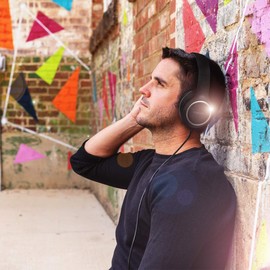 LogiLink HS0053 Stereo Headset with Microphone, with Integrated Controls, Soft Over-Ear Ear Cushions and Easily Adjustable Headband, Black, Normal