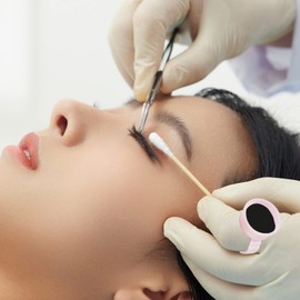 LAMXD 100 PCS Lash Glue Holder, Glue Rings Glue Holder Rings Heart-Shaped Plastic Lash Glue Rings Volume Lashes Quick Blossom Cups for Eyelash Extensions