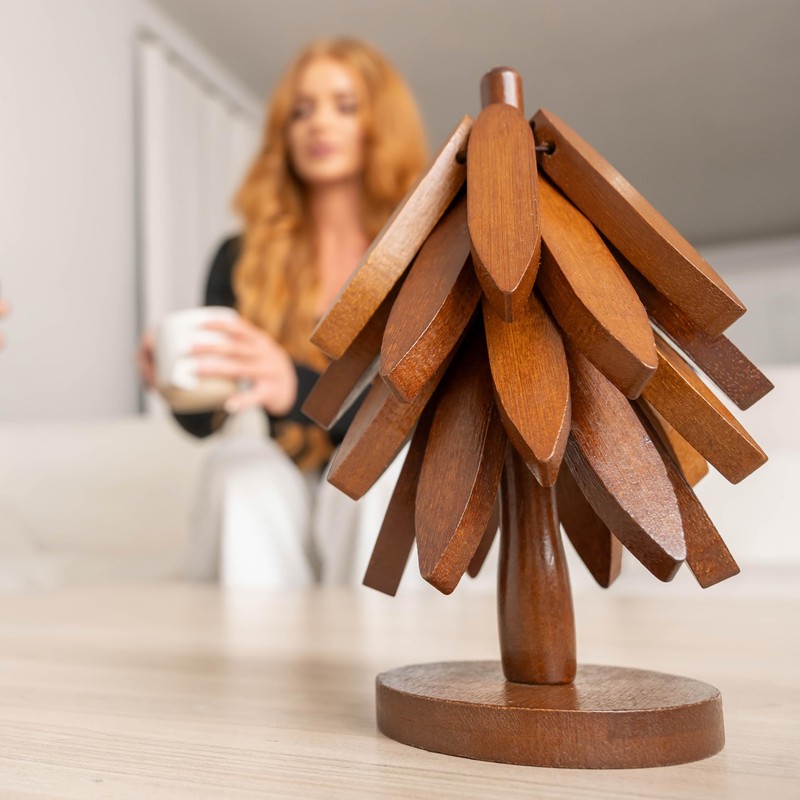Wooden trivets for hot Dishes – 4 Tree-Shaped Coasters &