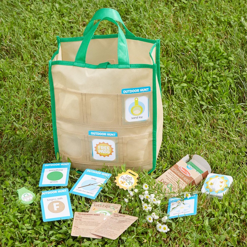 Melissa & Doug |Let's Explore | Indoor Outdoor Scavenger Hunt
