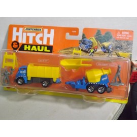 Matchbox 2021 Matchbox Hitch 'N Haul  Construction Zone Dump Truck-Mixer-2 Men-Sign