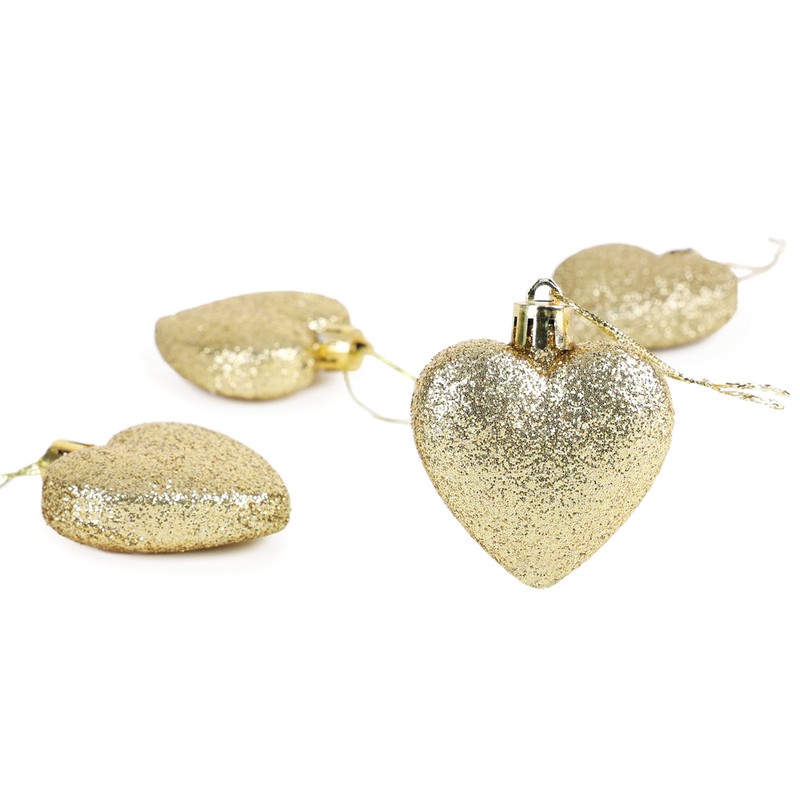 Christmas Concepts® Pack of 8-60mm (2.4") Heart Shaped Christmas Tree