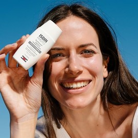ISDIN Protector Solar Mineral Con Color Eryfotona Ageless Para Rostro, Fps 50. Su Fórmula Con Óxido De Zinc Ayuda A Reparar Los Daños Causados Por El 