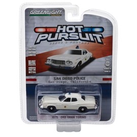 GL 1:64 Hot Pursuit Series 27-1975 Gran Torino - San Diego, California Police 42840-A Die-cast Car Model
